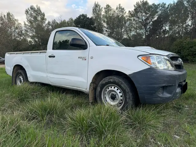 Toyota Hilux HILUX KING 4x2 120 D-4D BIEN LIRE LA DESCRIPTION