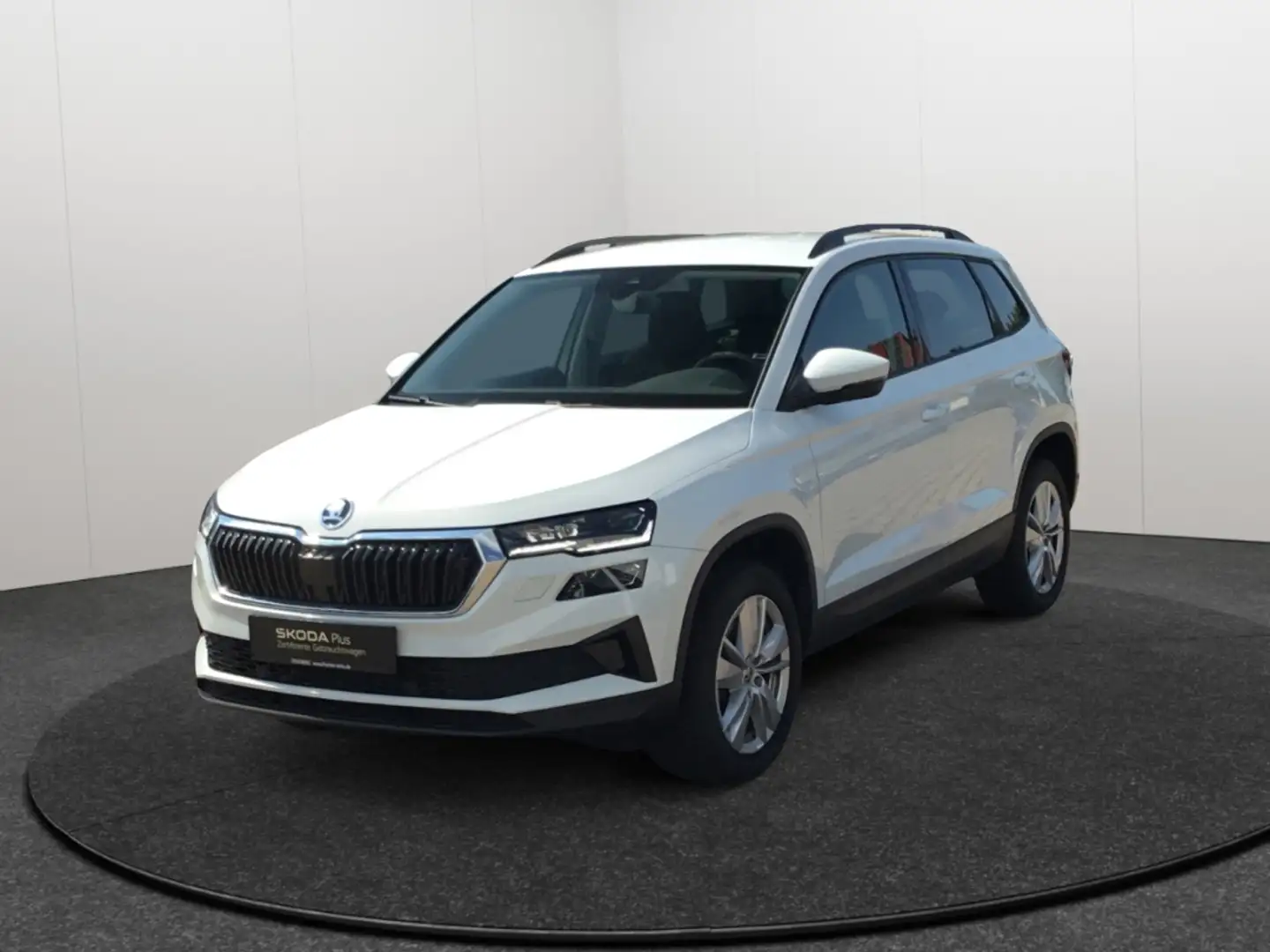 Skoda Karoq 1.5TSI DSG Selection Matrix AHK Navi SHZ Rear View Weiß - 1