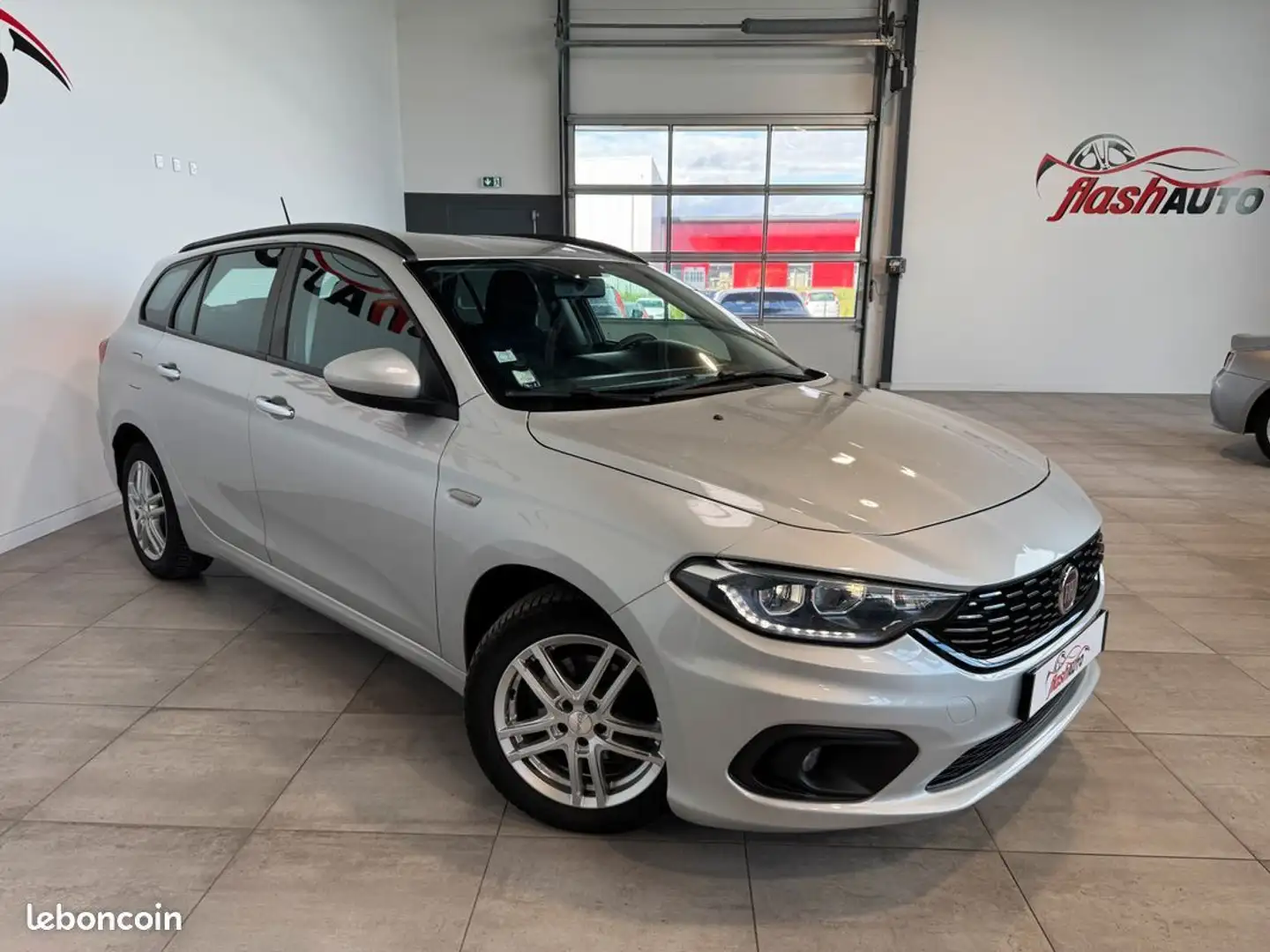 Fiat Tipo STATION WAGON MJTD 95cv-2017 Gris - 2