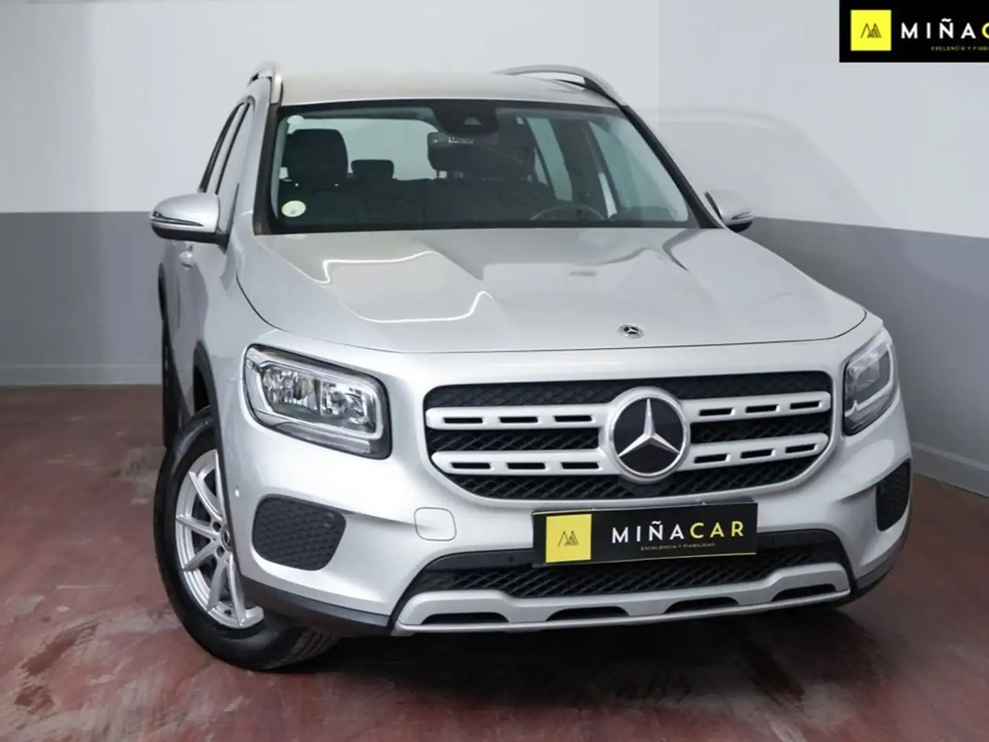 Mercedes-Benz GLB 200 200d 4Matic 8G-DCT Gris - 2