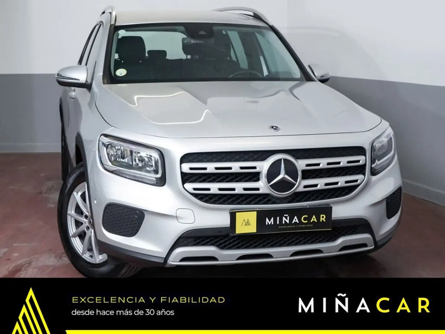 Mercedes-Benz GLB 200 200d 4Matic 8G-DCT Gris - 1
