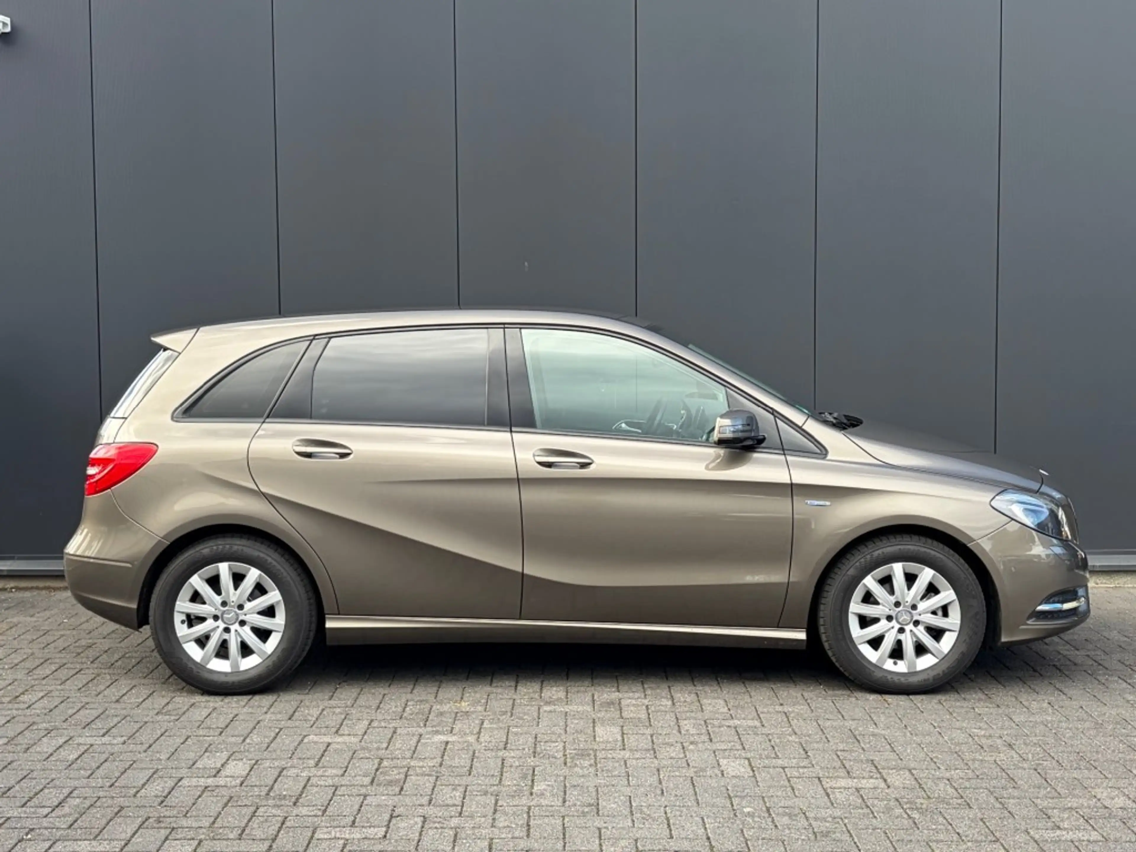 Mercedes-Benz B 180 B 180 Xenon Navi Cruise PTS Trekhaak — photo 2