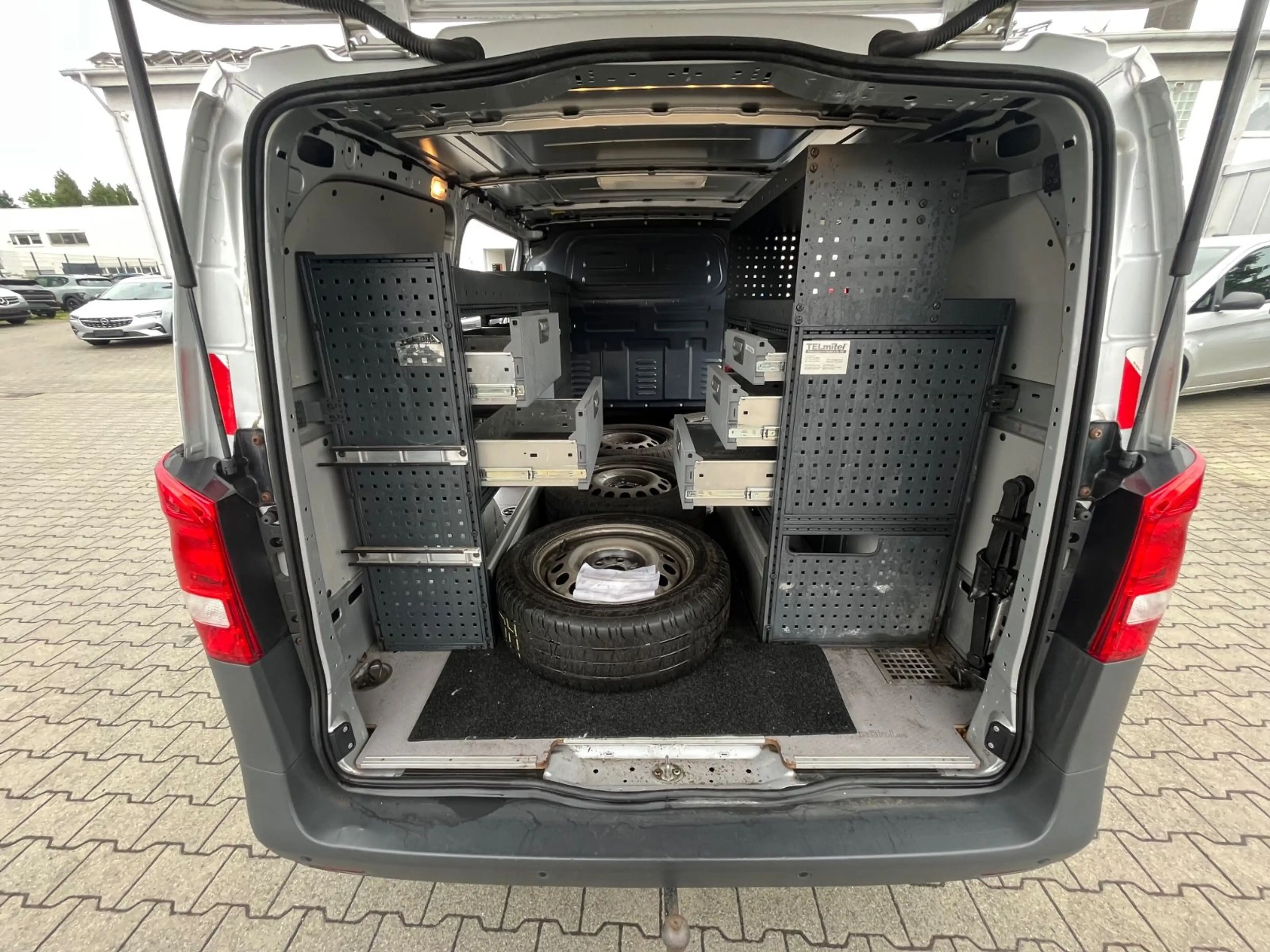 Mercedes-Benz Vito Kasten 114 CDI lang*AHK*Leder*2x Schiebetür — photo 7