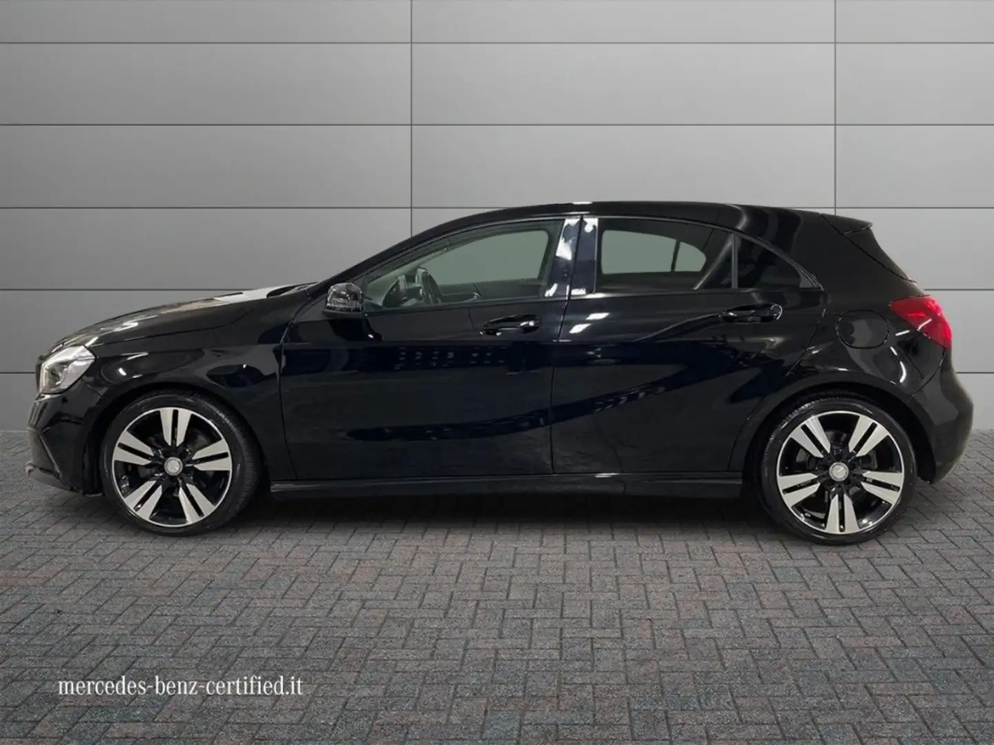Mercedes-Benz A 200 - A 200 d Sport Force 4matic auto Negro - 2