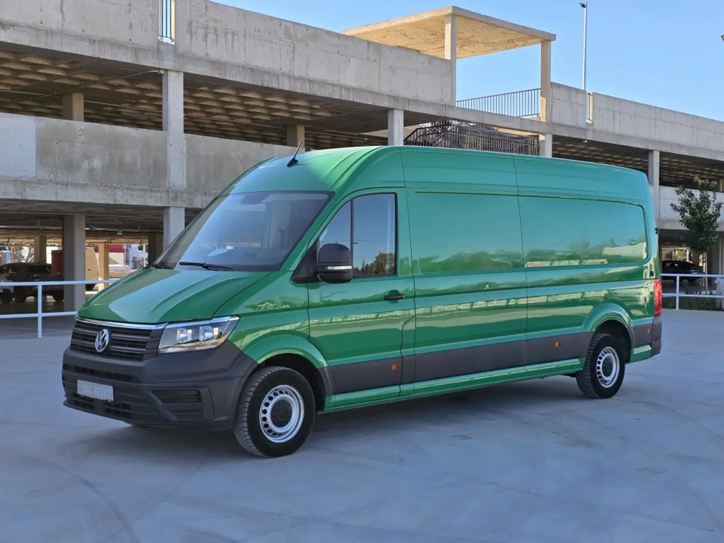 Volkswagen Crafter Furgón 2.0TDI SCR 35 BL L4H3 Aut. 130kW Verde - 1
