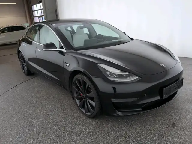 Tesla Model 3 Performance Dual AWD