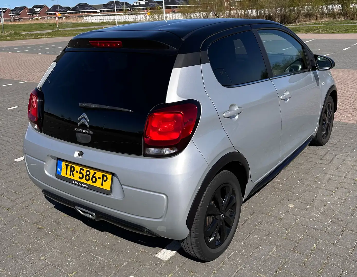 Citroen C1 1.0 e-VTi Shine Grijs - 2