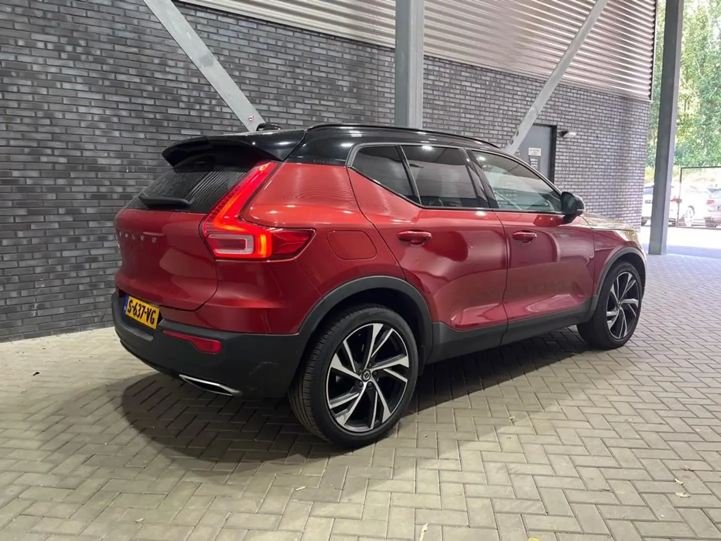 Volvo XC40 D4 AWD R-Design | Panoramadak | ACC | 360° Camera Rouge - 2