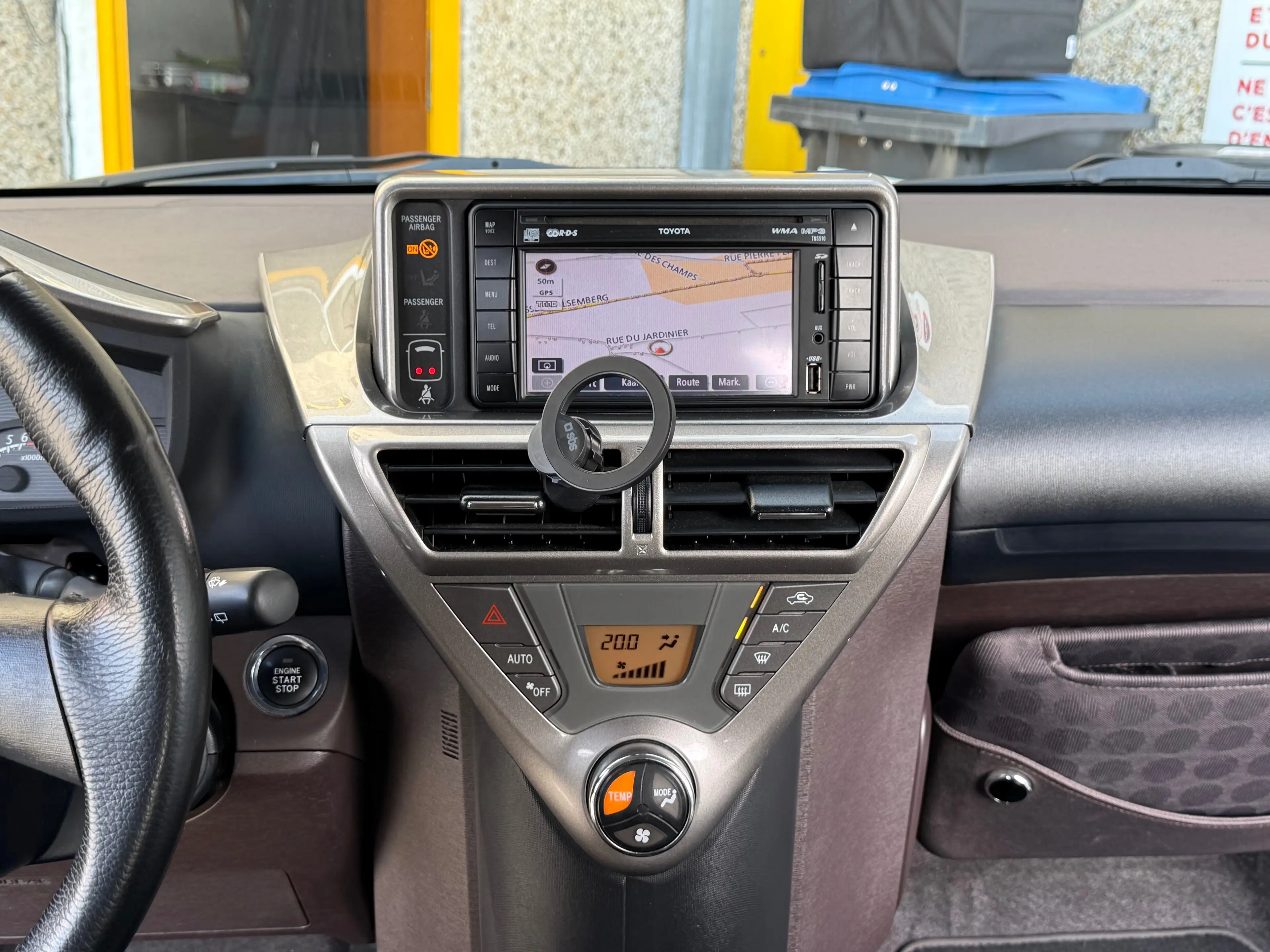 Toyota iQ iQ 1.0i VVT-i / AIRCO / GARANTIE / KEY LESS / GPS BLUETOOTH / AUTOMATIQUE — photo 12