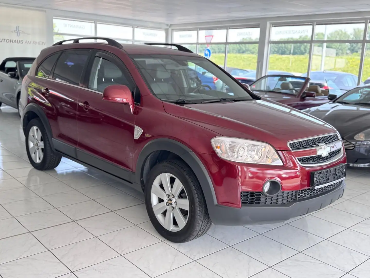 Chevrolet Captiva 2.0 D LT 4WD+Automatik+7-Sitzer+Kamera Rosso - 1