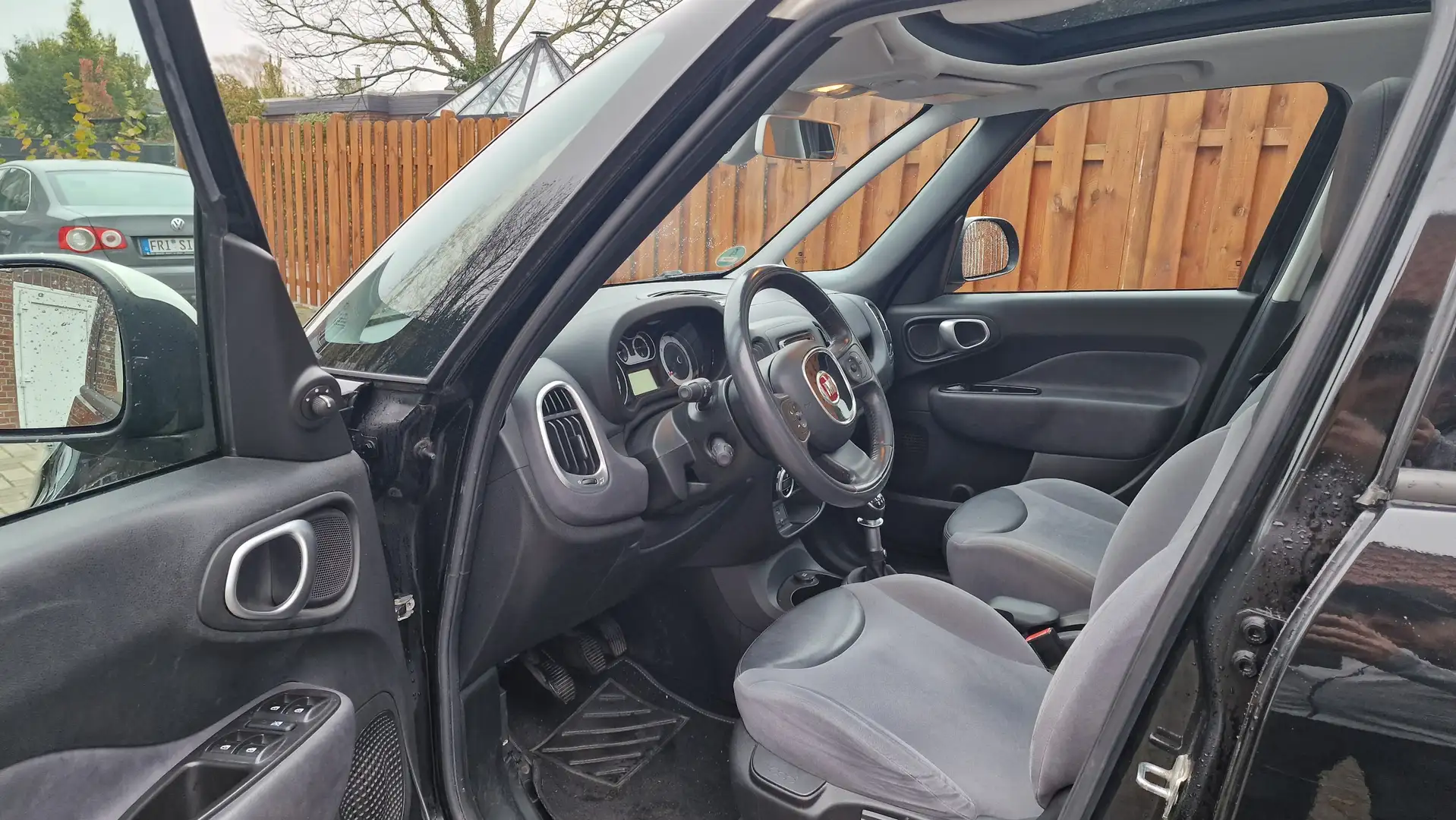 Fiat 500L Lounge 1Hand Schwarz - 2