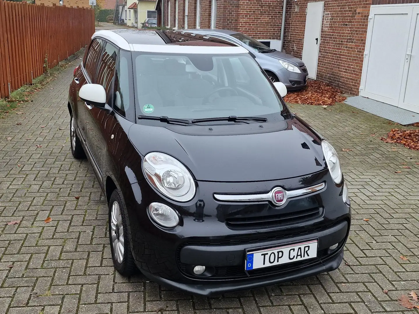 Fiat 500L Lounge 1Hand Schwarz - 1