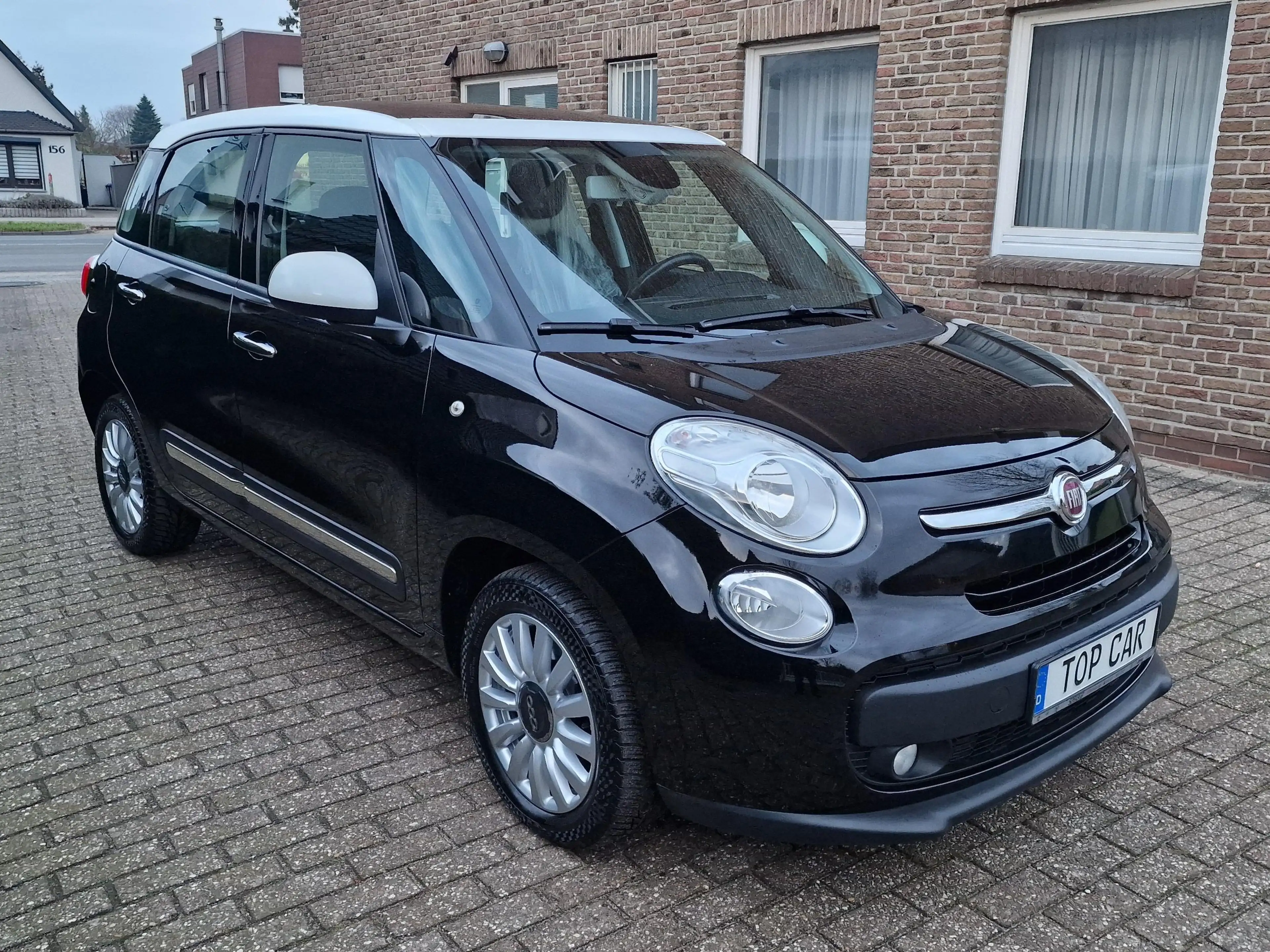 Fiat 500L Lounge 1Hand — photo 13