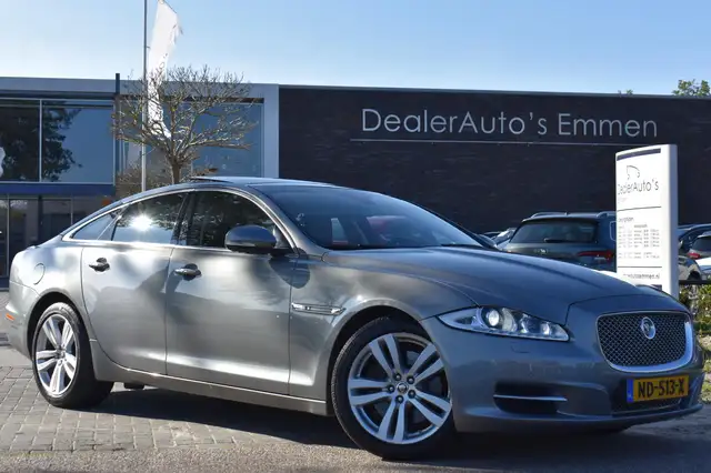 Jaguar XJ