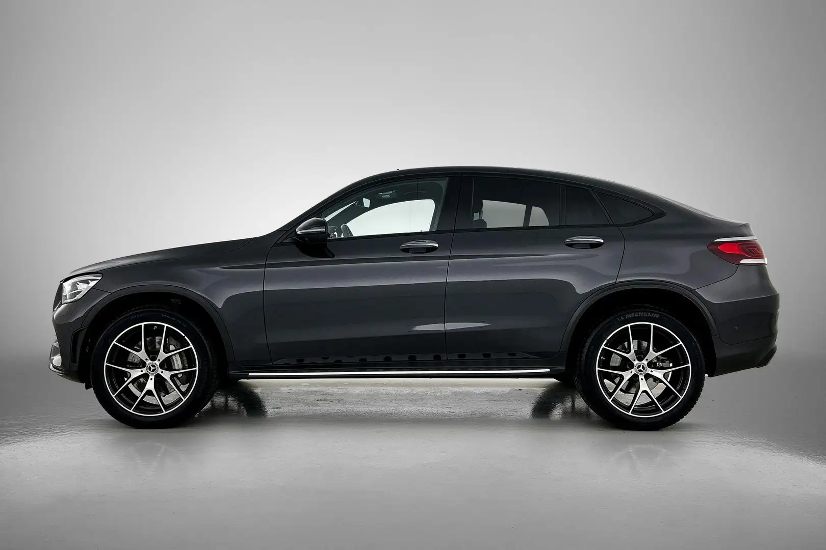 Mercedes-Benz GLC 300 GLC 300de Coupé Automaat 4MATIC AMG Line | Premium Grijs - 2