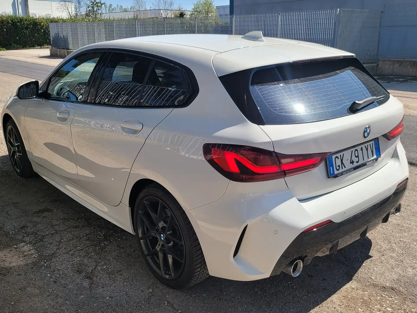 BMW 118 118d Msport auto Blanc - 2