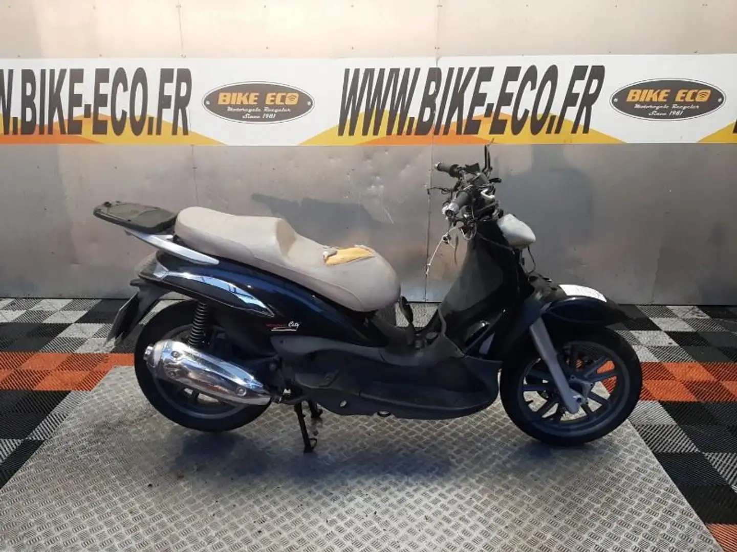 Piaggio Beverly 125 Zwart - 1