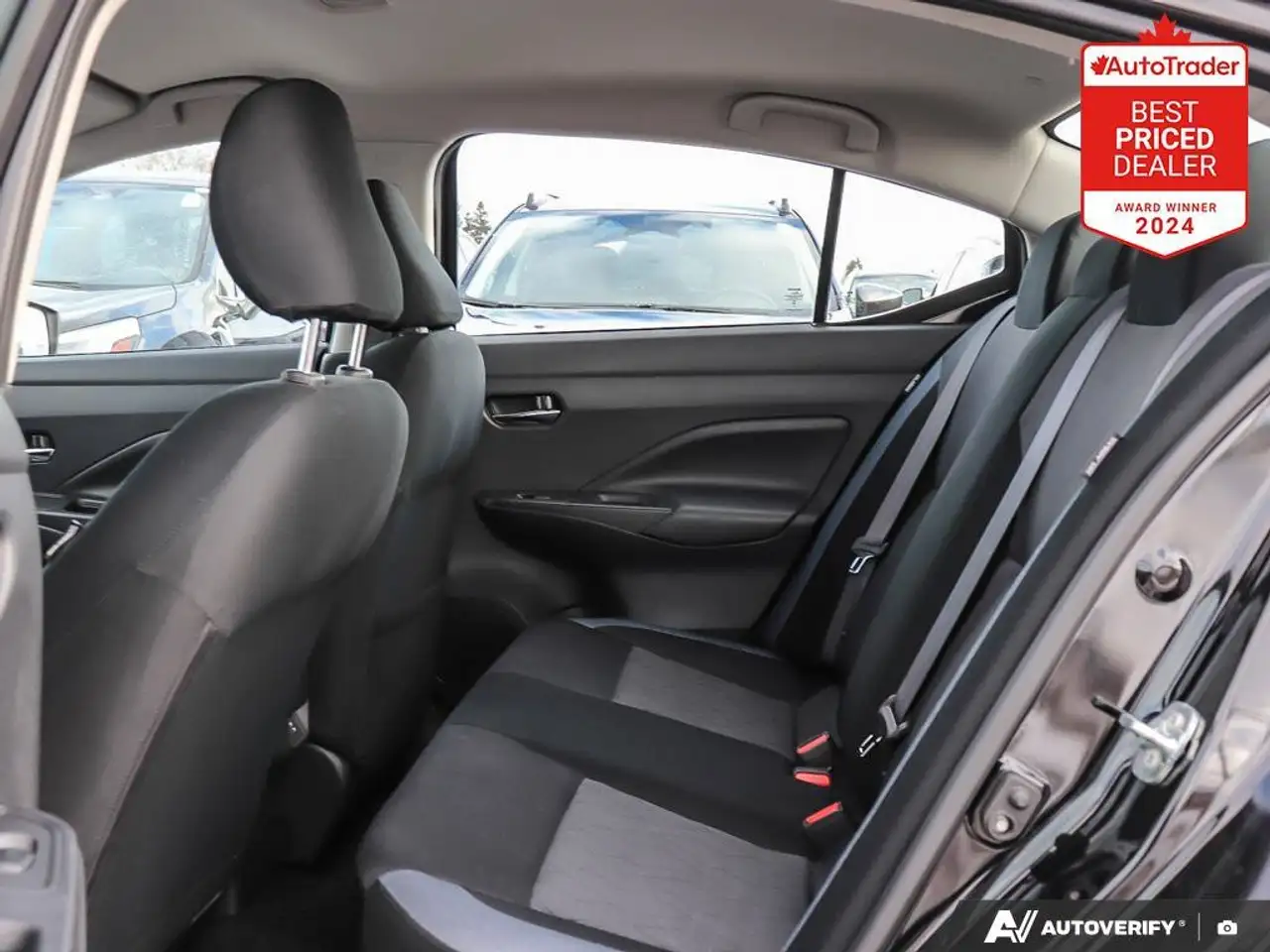 Nissan Versa снимка Nissan Versa