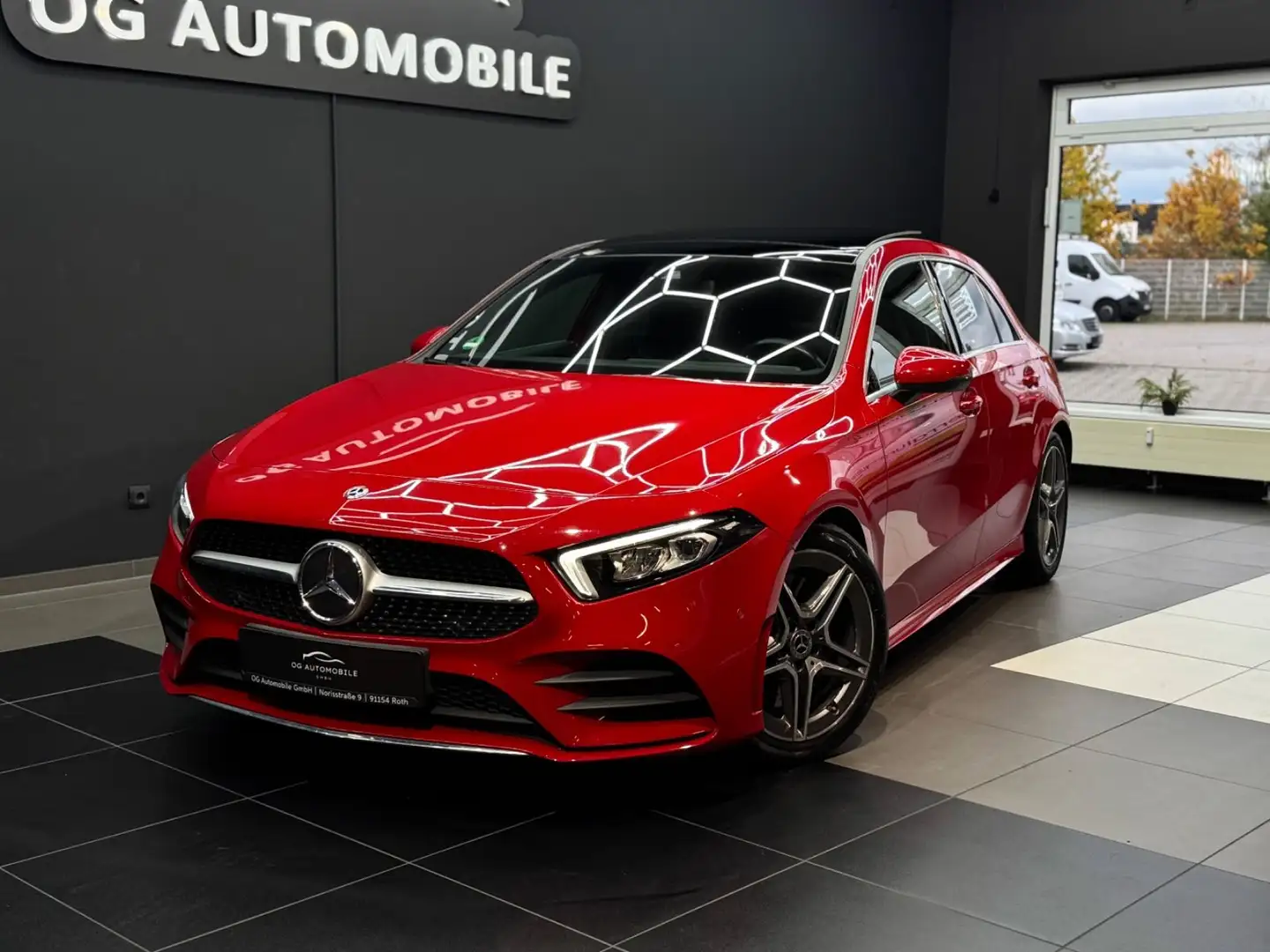 Mercedes-Benz A 250 AMG Line*PANO*KAMERA*LED*TEMPOMAT*LEDER Rouge - 1