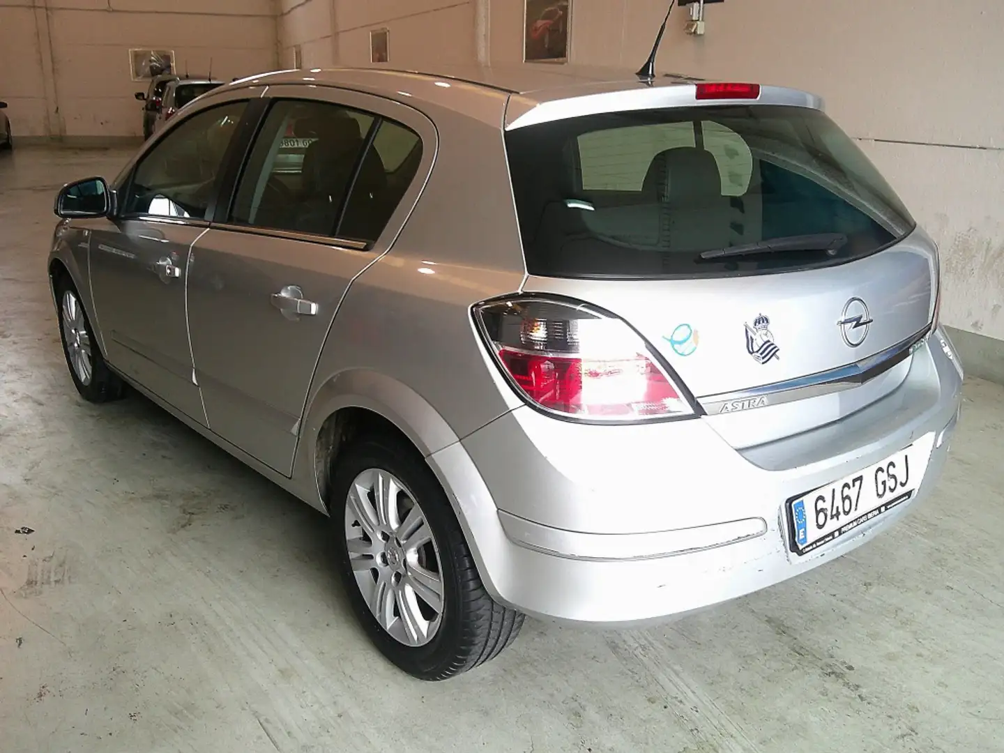 Opel Astra 1.7CDTI Cosmo Plateado - 2