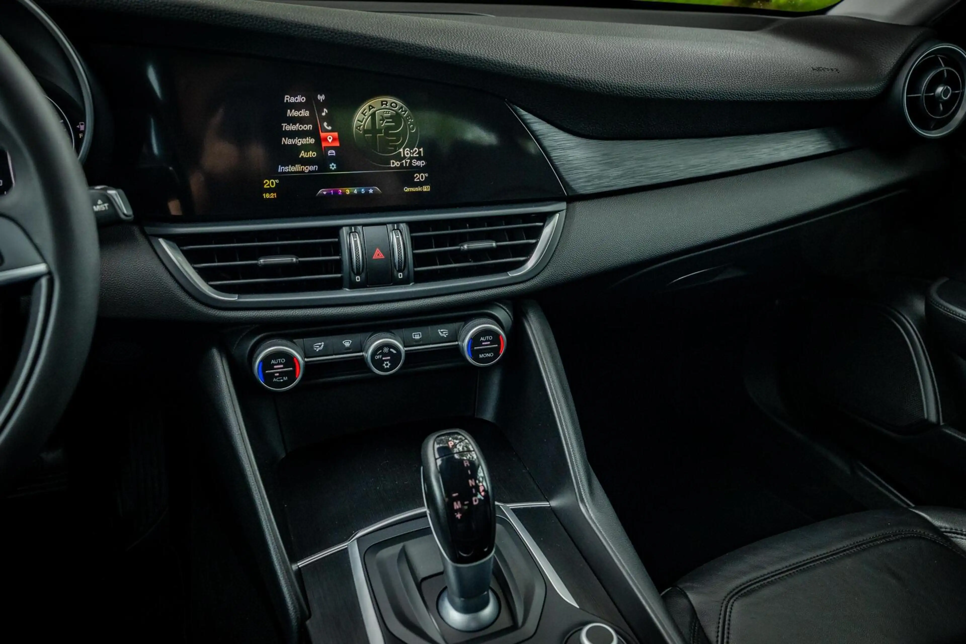 Alfa Romeo Giulia 2.0T Super |Nap |Leder |Automaat |Keyless — photo 23