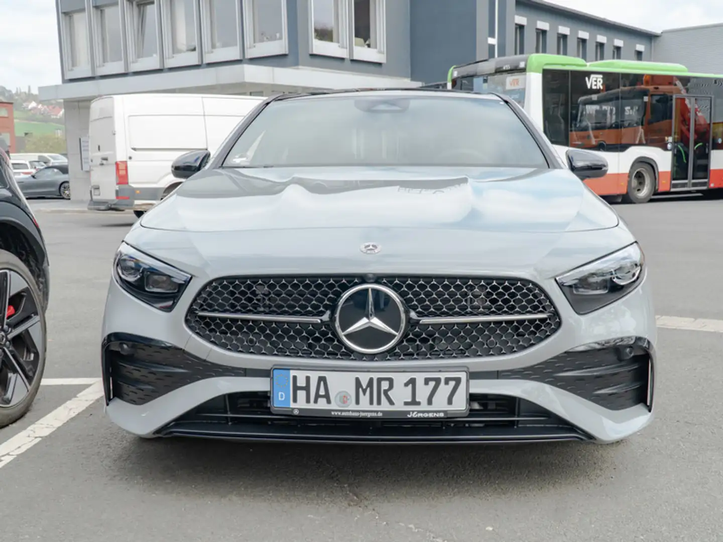 Mercedes-Benz A 200 Limo AMG-Sport/MLB/Cam/Pano/Night/Ambi/19" Gris - 2