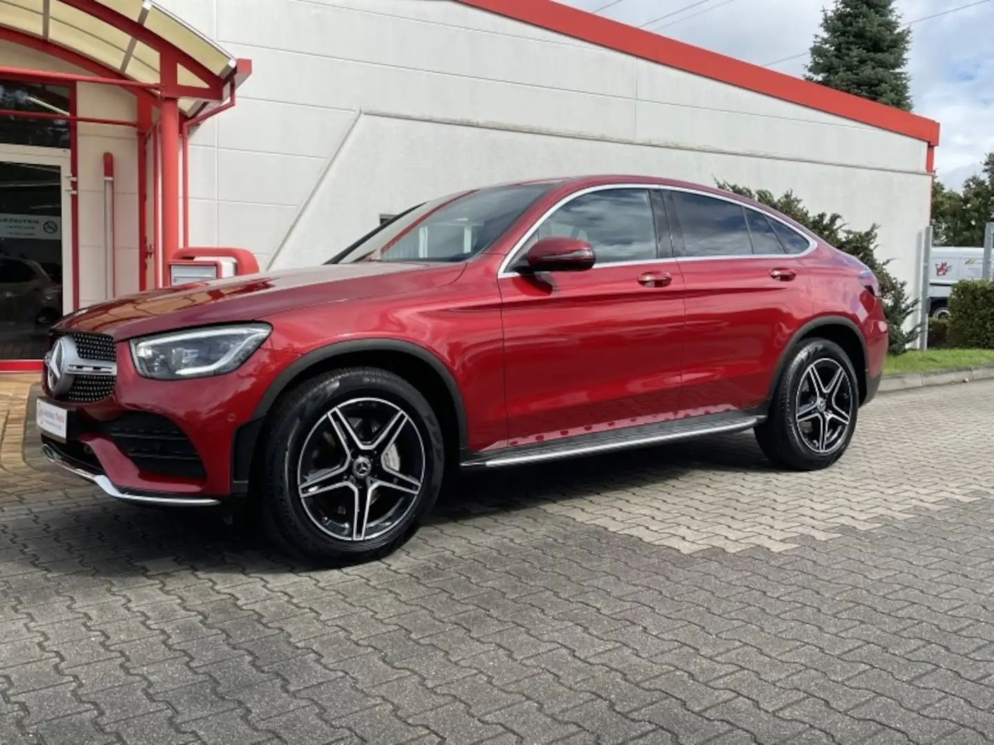Mercedes-Benz GLC 300 Coupe 4Matic, AMG Line,Burmester,Memory Rot - 2