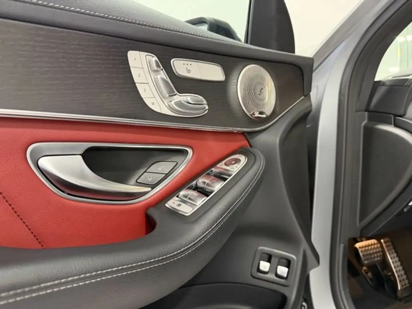 Mercedes-Benz GLC 300 Coupé 300e 4Matic Grijs - 2