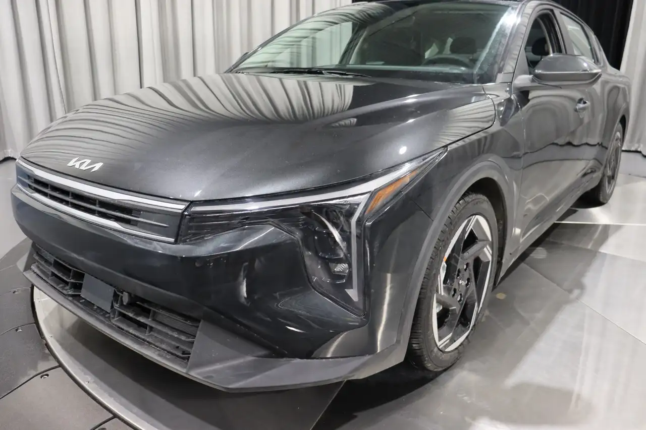 Kia K4 снимка Kia K4