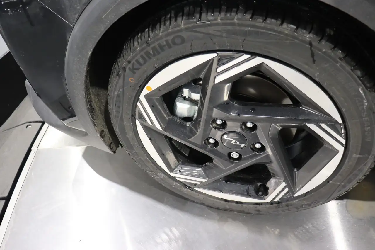 Kia K4 снимка Kia K4