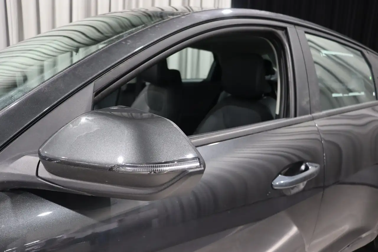Kia K4 снимка Kia K4