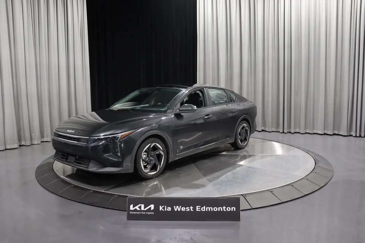 Kia K4 снимка Kia K4