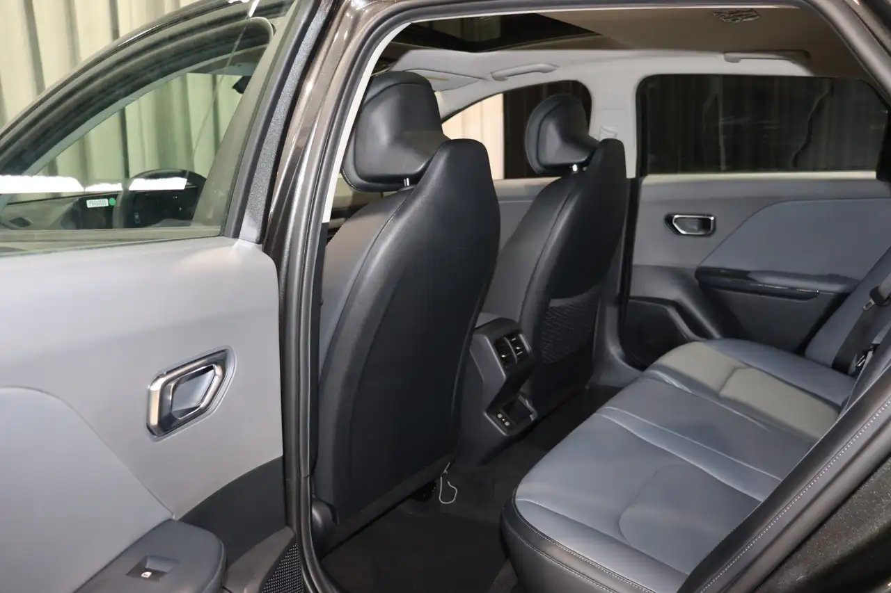 Kia K4 снимка Kia K4
