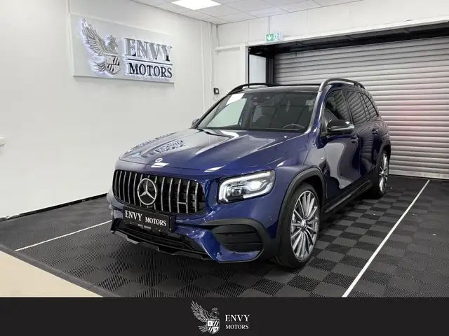 Mercedes-Benz GLB 35 AMG PANO 360CAM ALCANTARA CARBON BURMESTER Klima