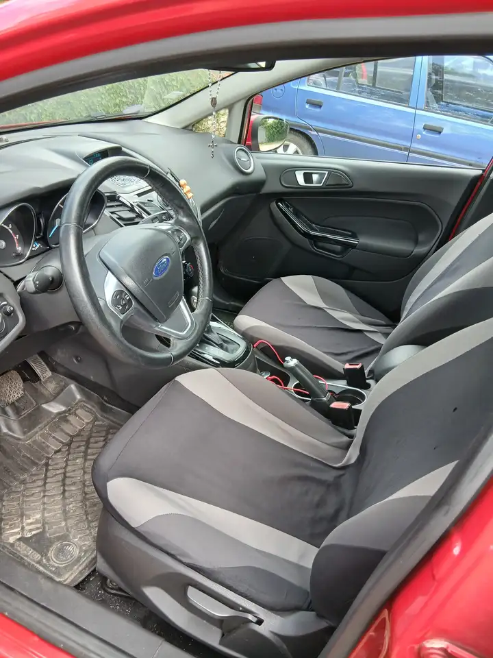 Ford Fiesta 5 portes — photo 5