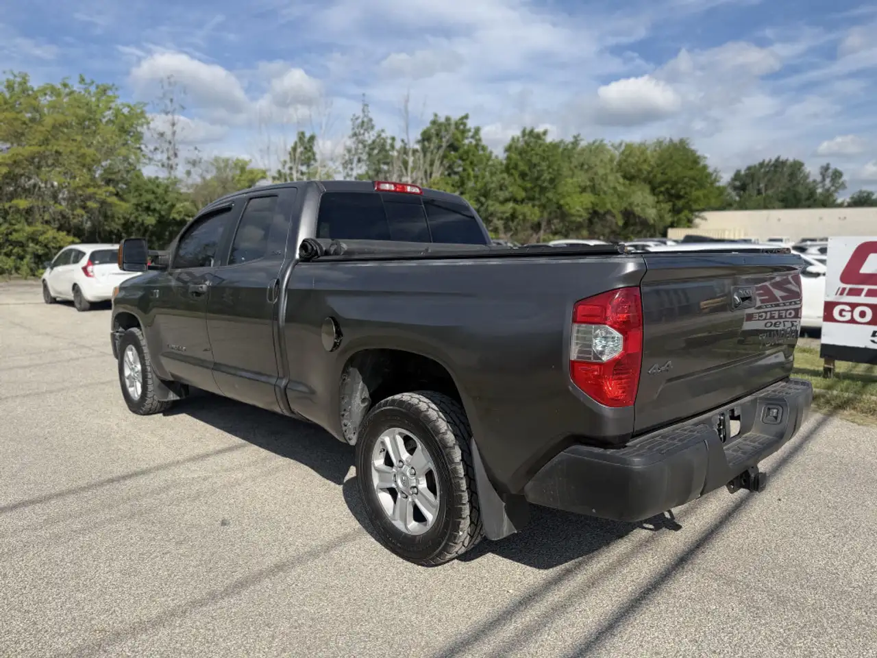 Toyota Tundra снимка Toyota Tundra