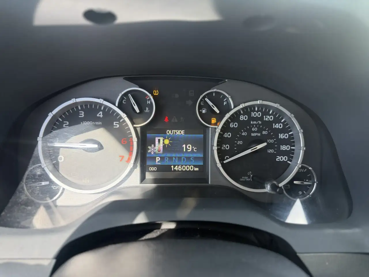 Toyota Tundra снимка Toyota Tundra