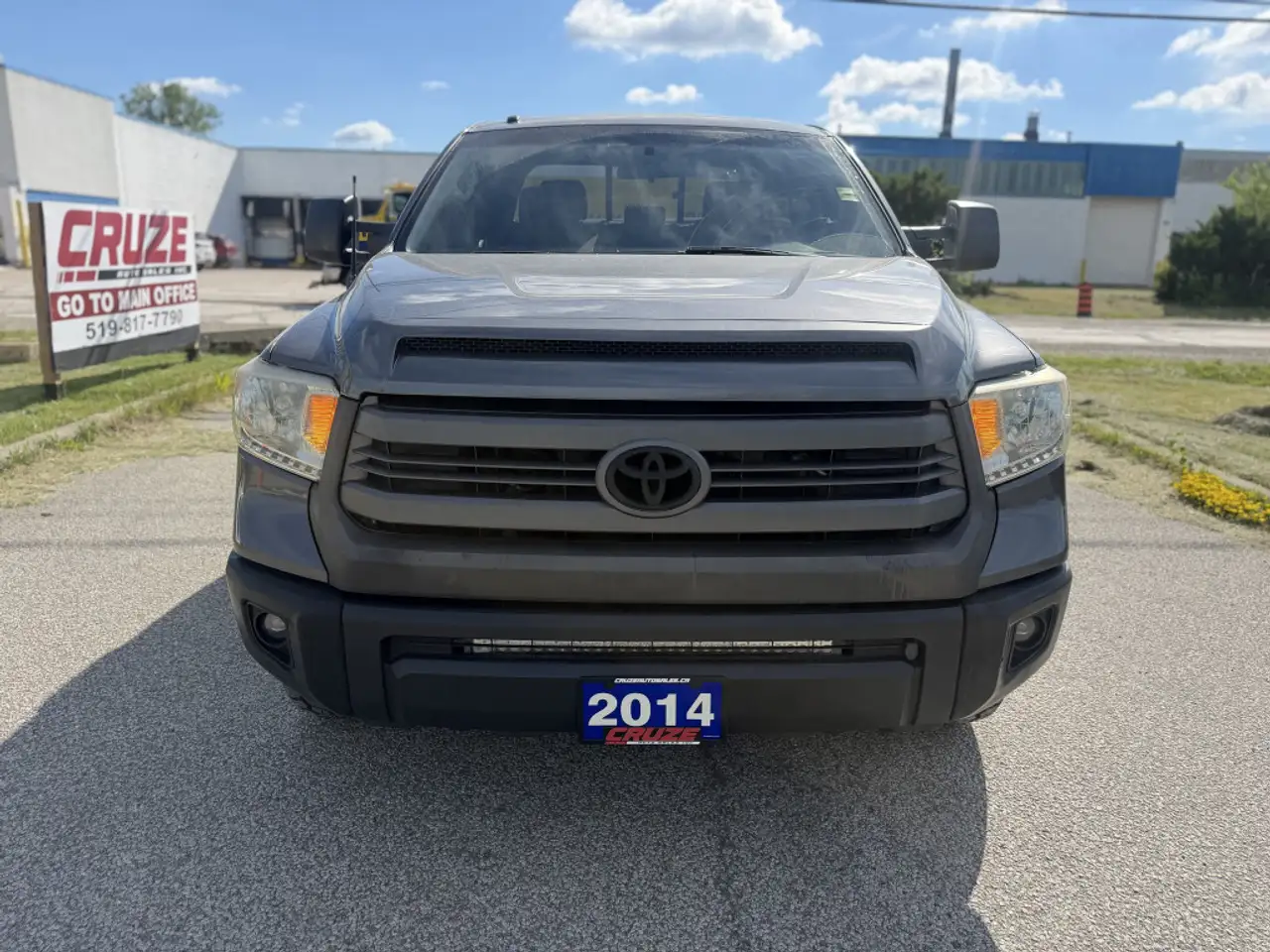 Toyota Tundra снимка Toyota Tundra