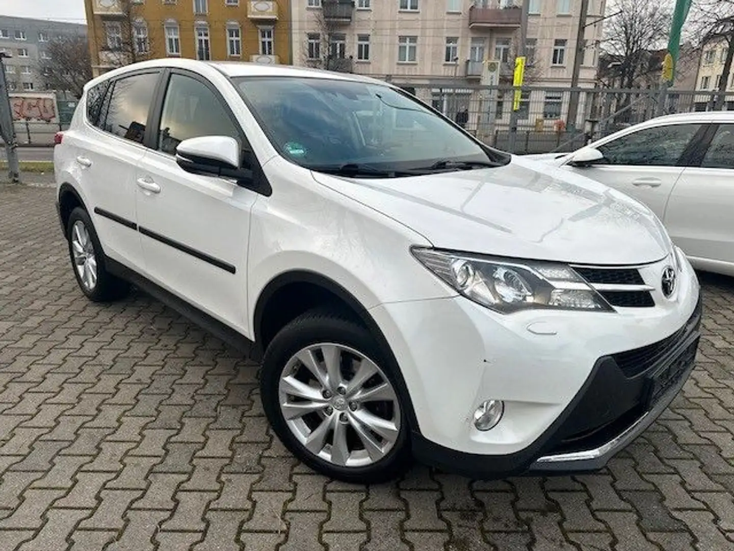 Toyota RAV 4 Executive 4x4 / LEDER / STANDHEIZUNG/ NAVI Weiß - 1