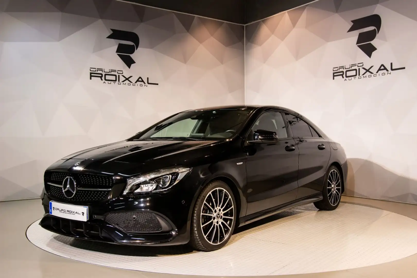 Mercedes-Benz CLA 200 CDI AUT PACK AMG Zwart - 1