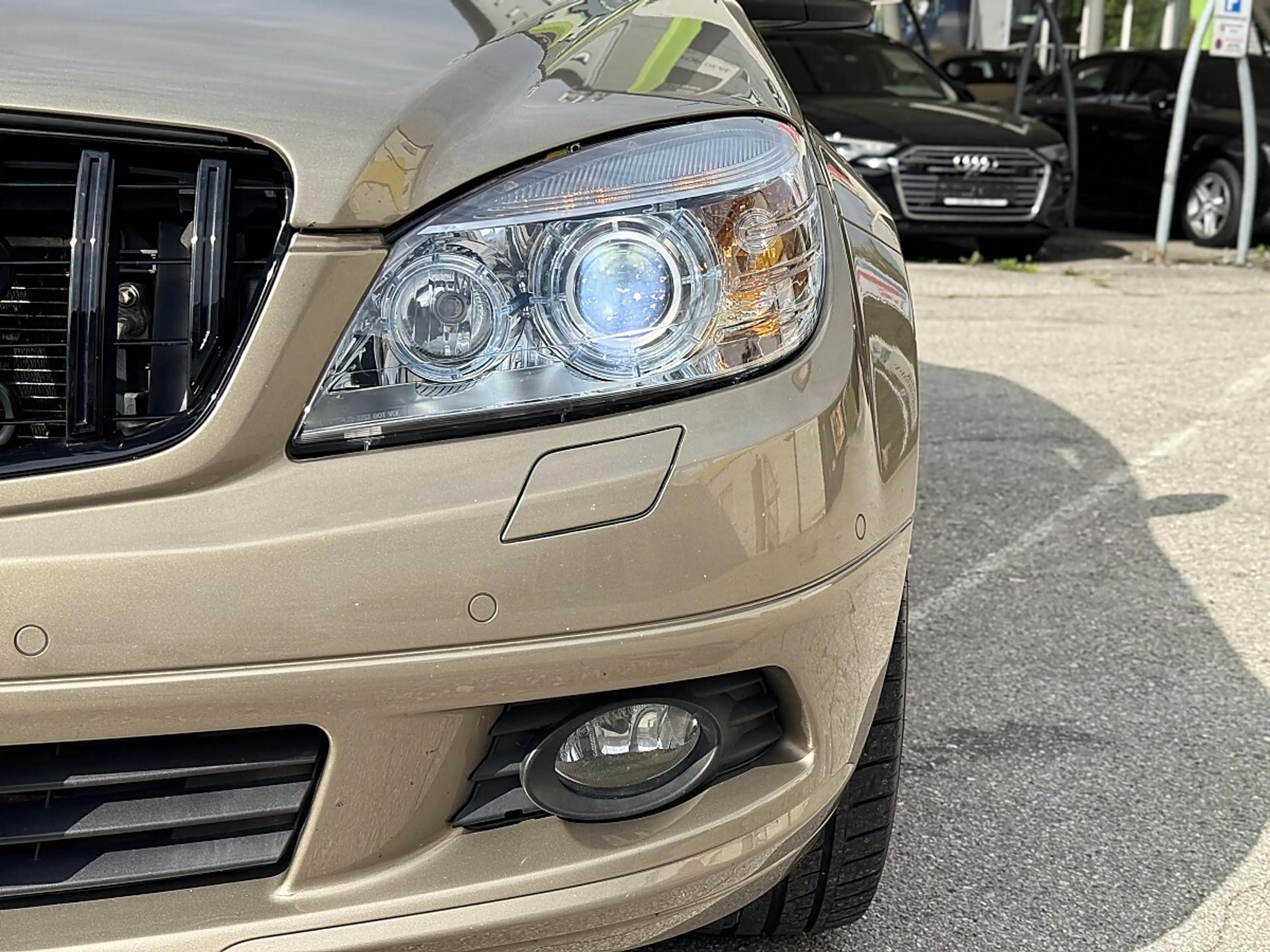 Mercedes-Benz C 180 CGI Classic BlueEfficiency Aut.+TEMPOMAT+Sitzhe... — photo 9
