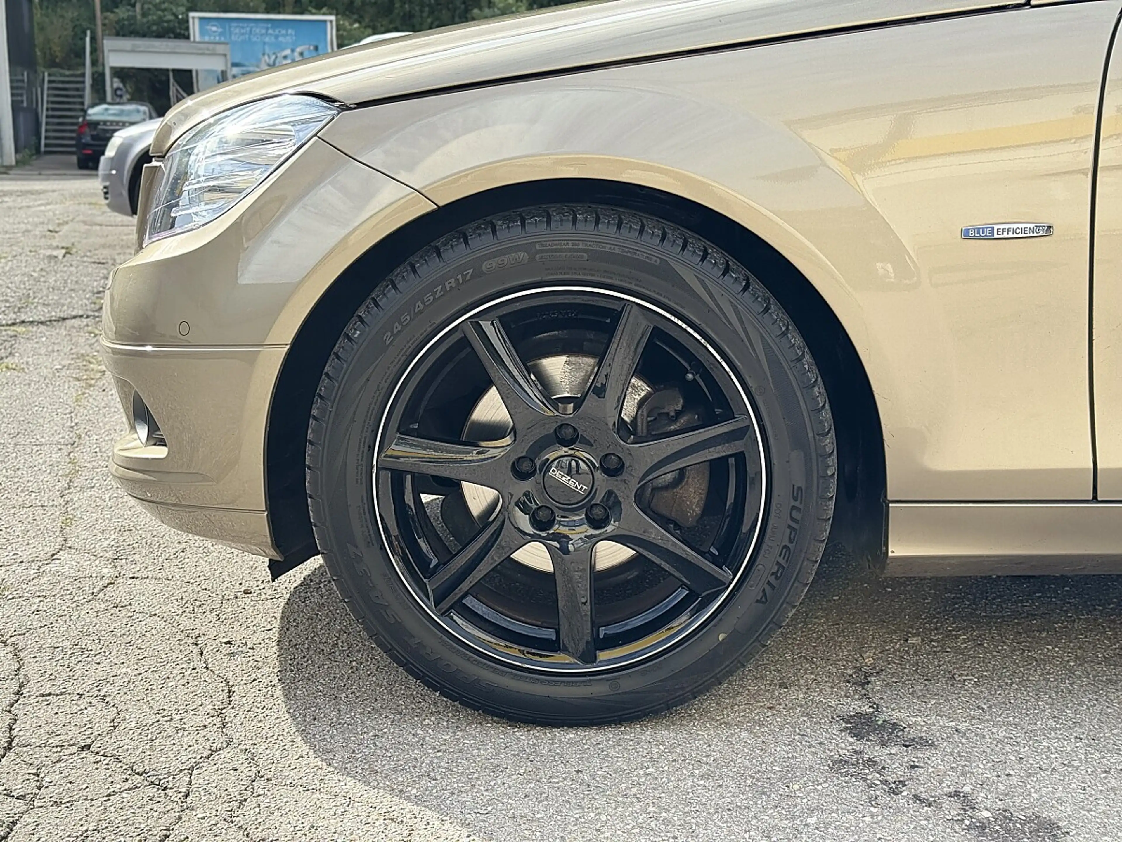 Mercedes-Benz C 180 CGI Classic BlueEfficiency Aut.+TEMPOMAT+Sitzhe... — photo 10
