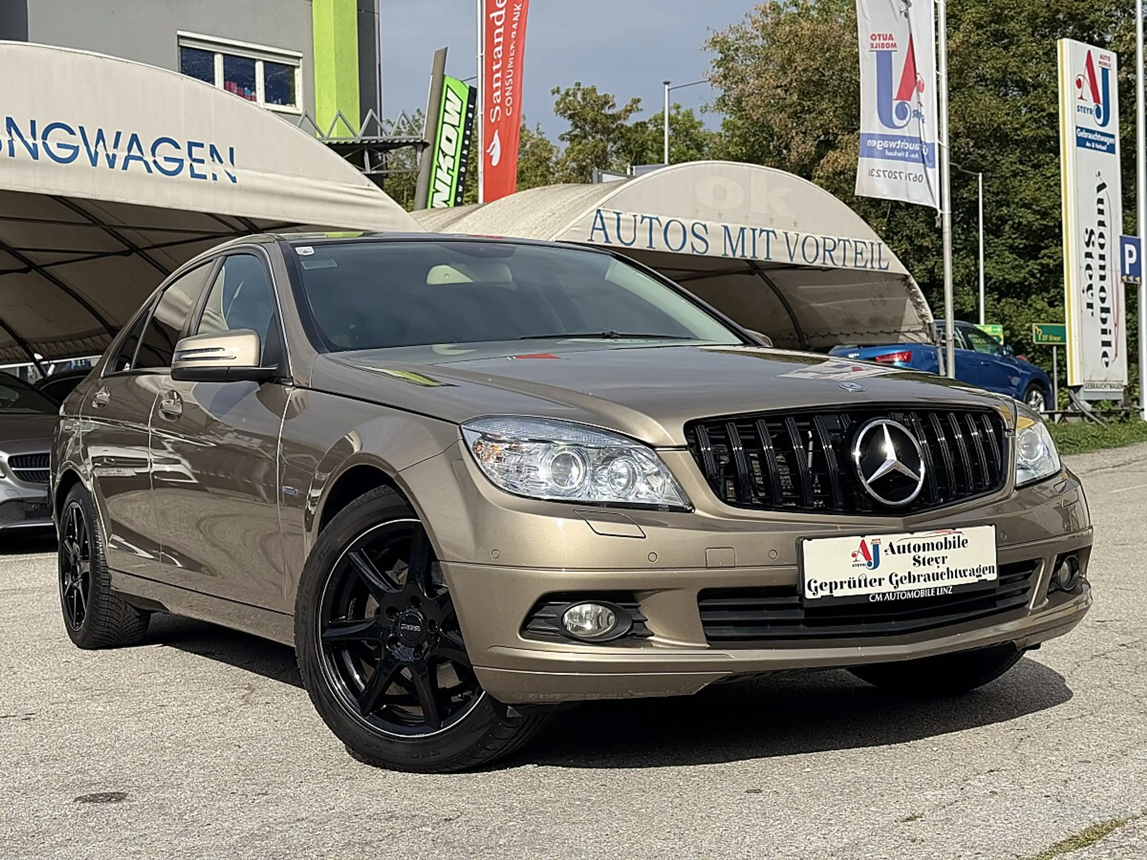 Mercedes-Benz C 180 CGI Classic BlueEfficiency Aut.+TEMPOMAT+Sitzhe...