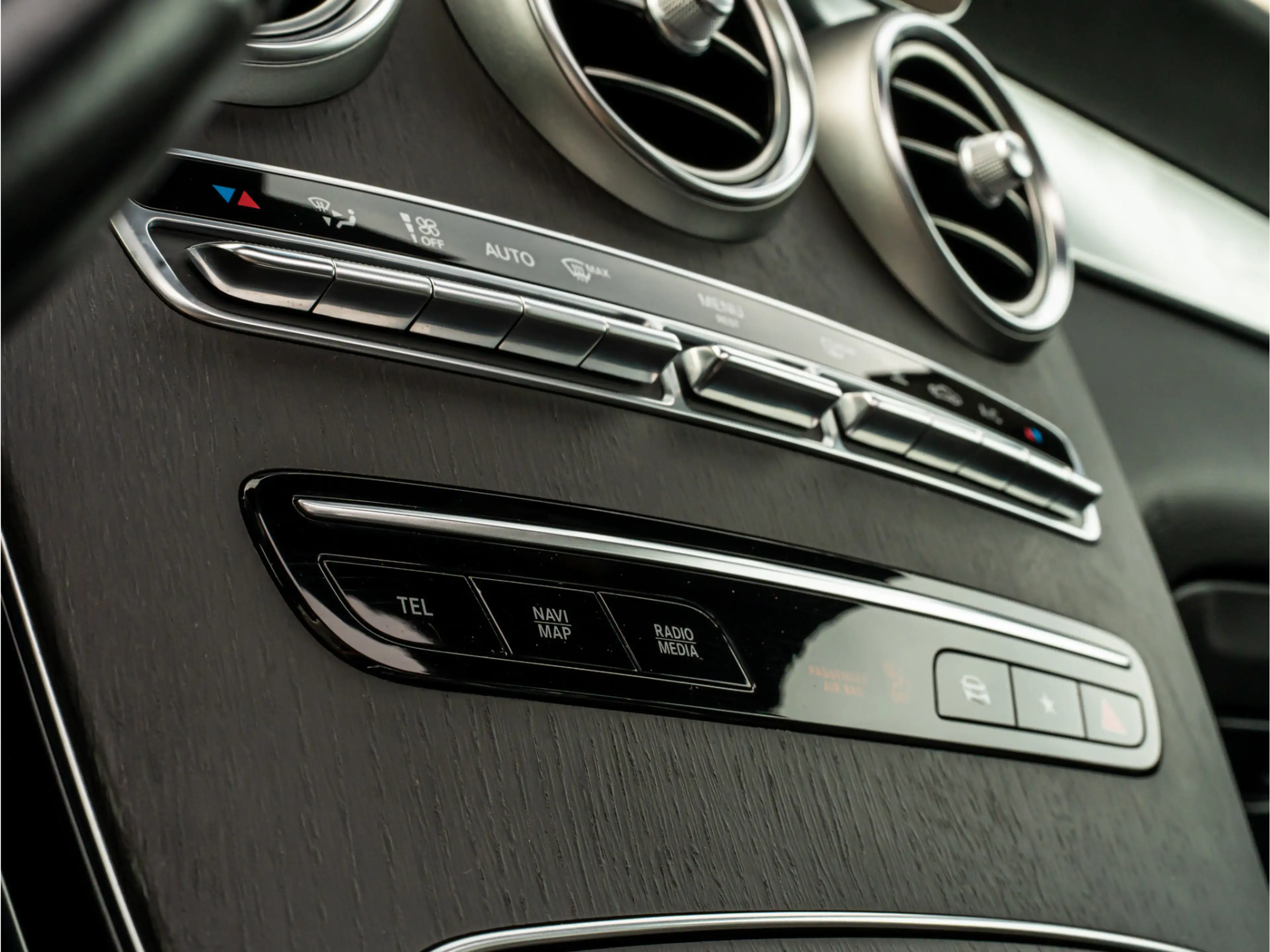 Mercedes-Benz GLC 300 300e 4MATIC Premium AMG PANO 20 INCH CAMERA MEMORY — photo 34