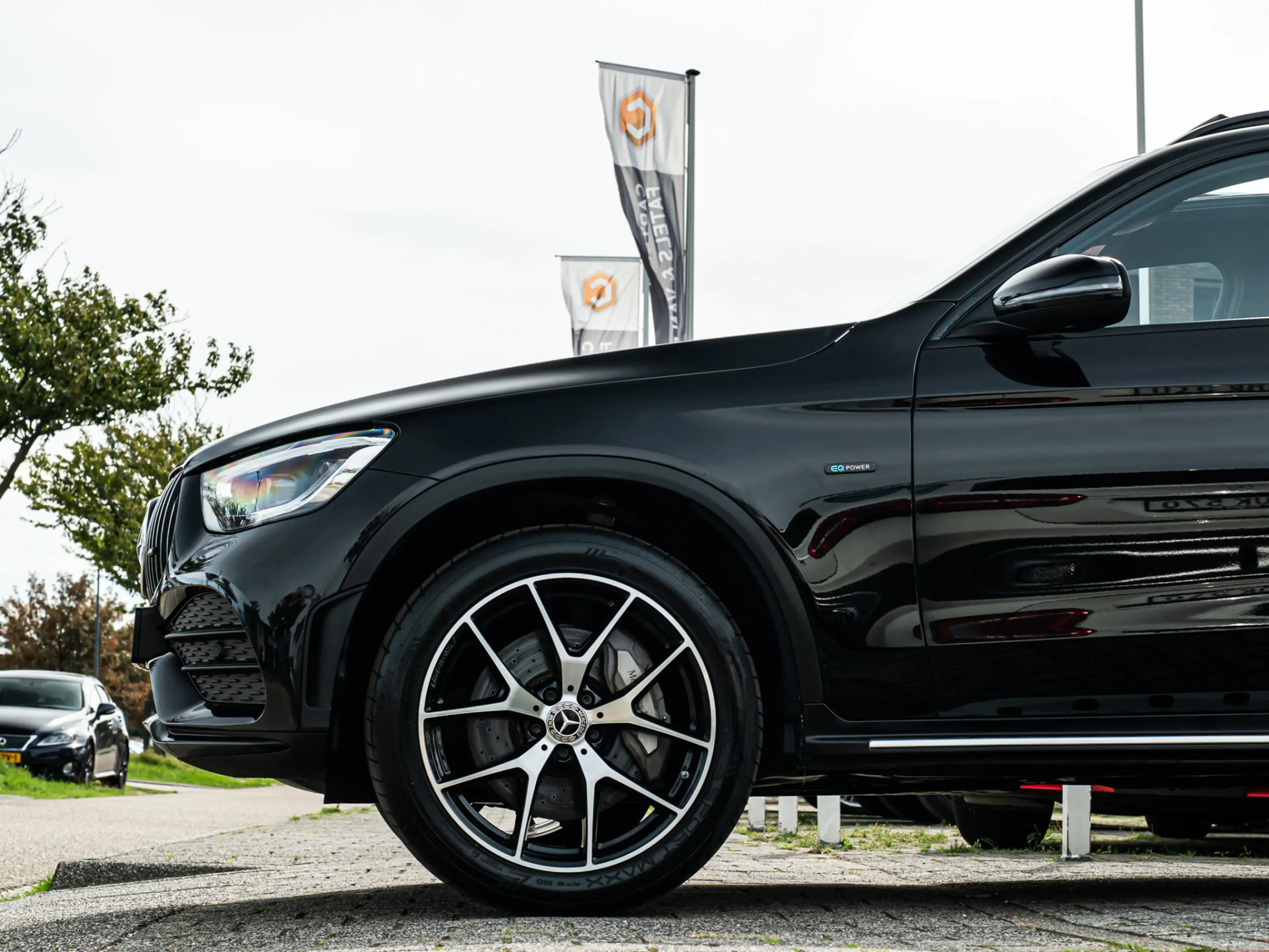 Mercedes-Benz GLC 300 300e 4MATIC Premium AMG PANO 20 INCH CAMERA MEMORY — photo 28