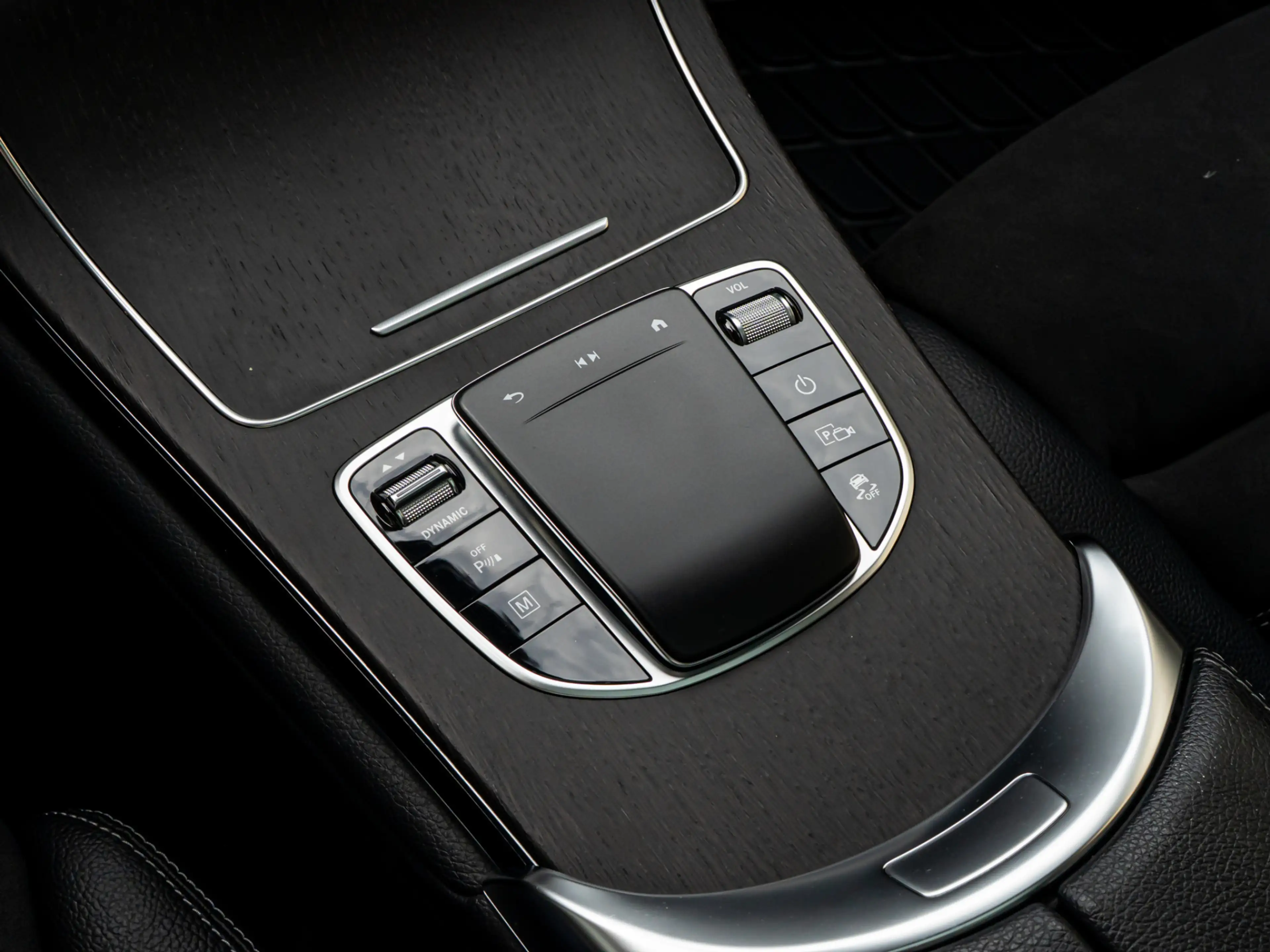 Mercedes-Benz GLC 300 300e 4MATIC Premium AMG PANO 20 INCH CAMERA MEMORY — photo 31