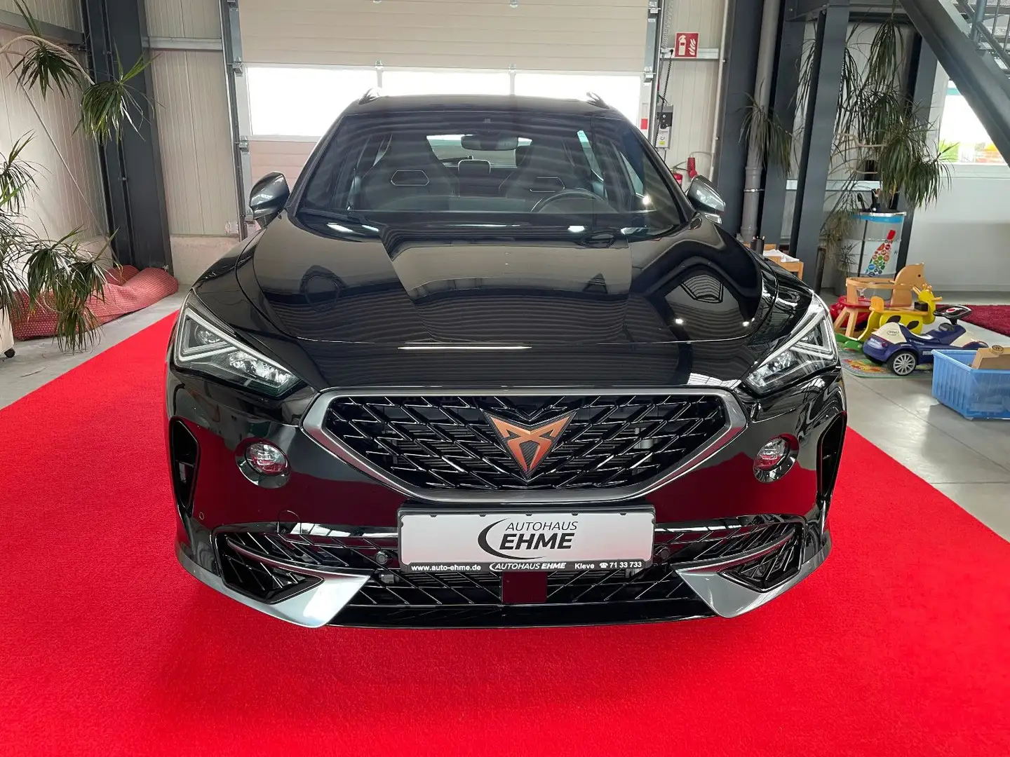 CUPRA Formentor VZ 4Drive *Pano*AHK*Beats*SHZ*RüCAM* Schwarz - 2