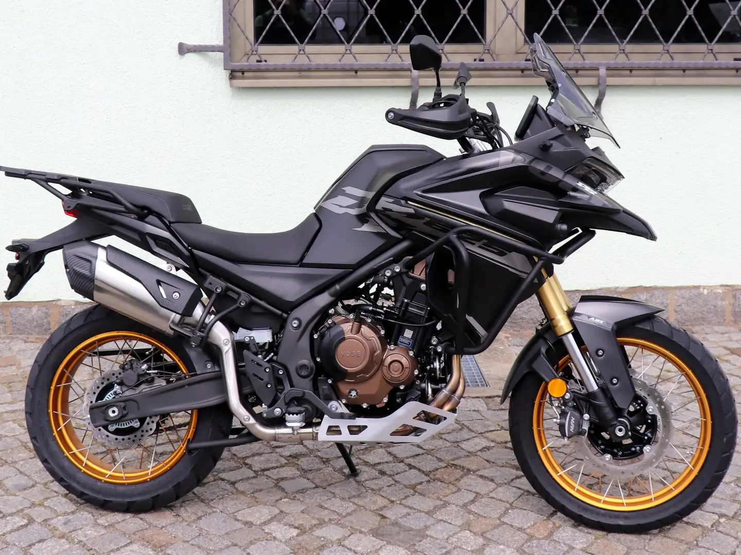 Voge 650DSX Zwart - 1
