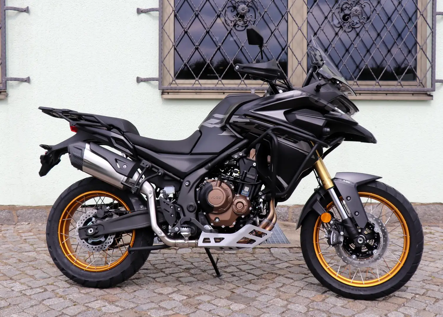 Voge 650DSX Zwart - 2
