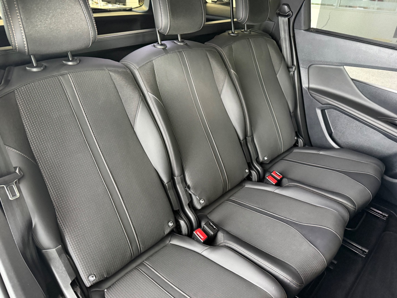 Peugeot 5008 1.5 BlueHDi 130 GT Anhängerkupplung*7-Sitzer — photo 14